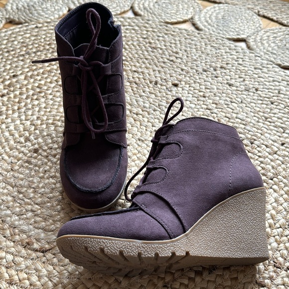 Laceup Booties - Picture 2 of 6